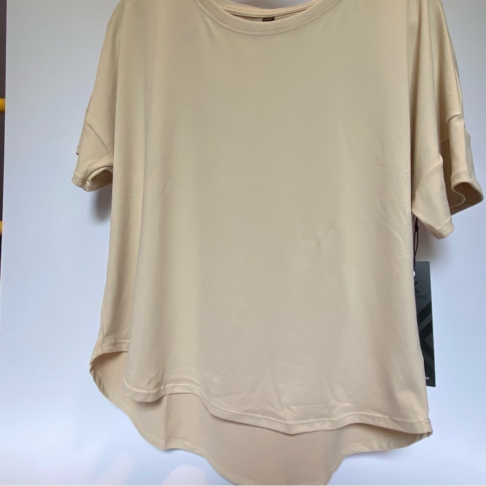 Women’s top sand color size large